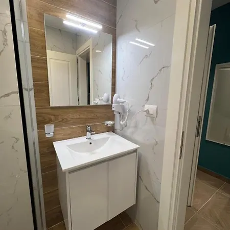 Luris 4* Golem (Tirana)
