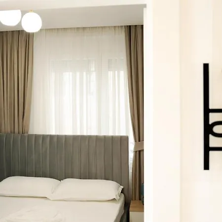 Luris Hotel Golem (Tirana)