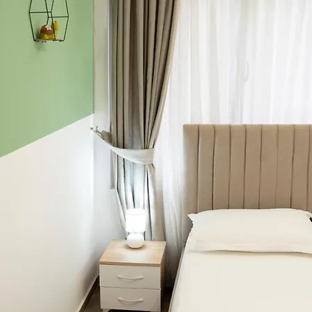 Hotel Luris Golem (Tirana)